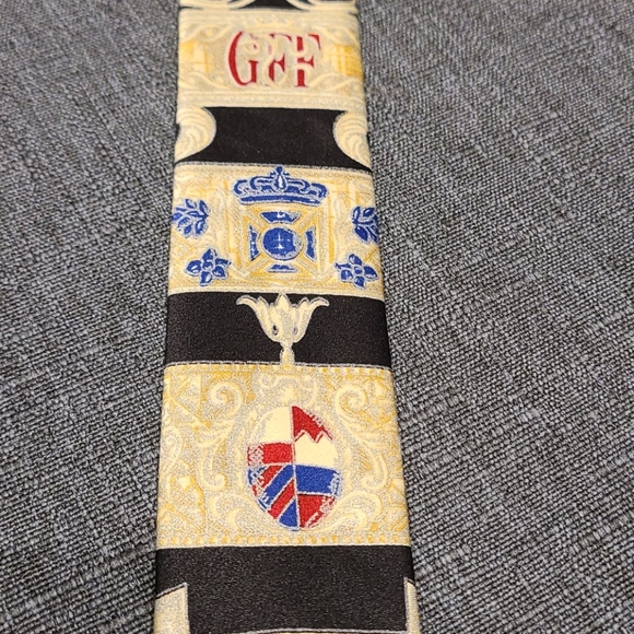 Tie by Gianfranco Ferre 100% silk with intricate logo - Picture 8 of 12